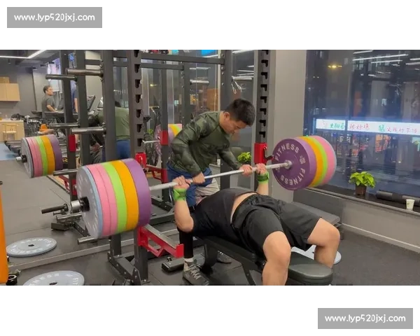 核心力量训练：提升身体稳定性与运动表现的关键技巧与方法
